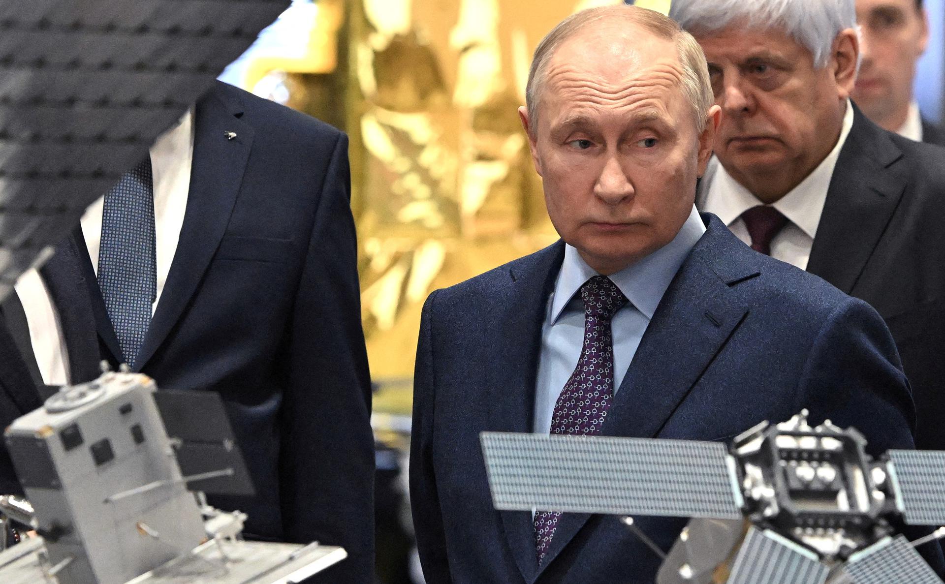 Путин поручил разобраться с постройкой ядерной установки в космосе